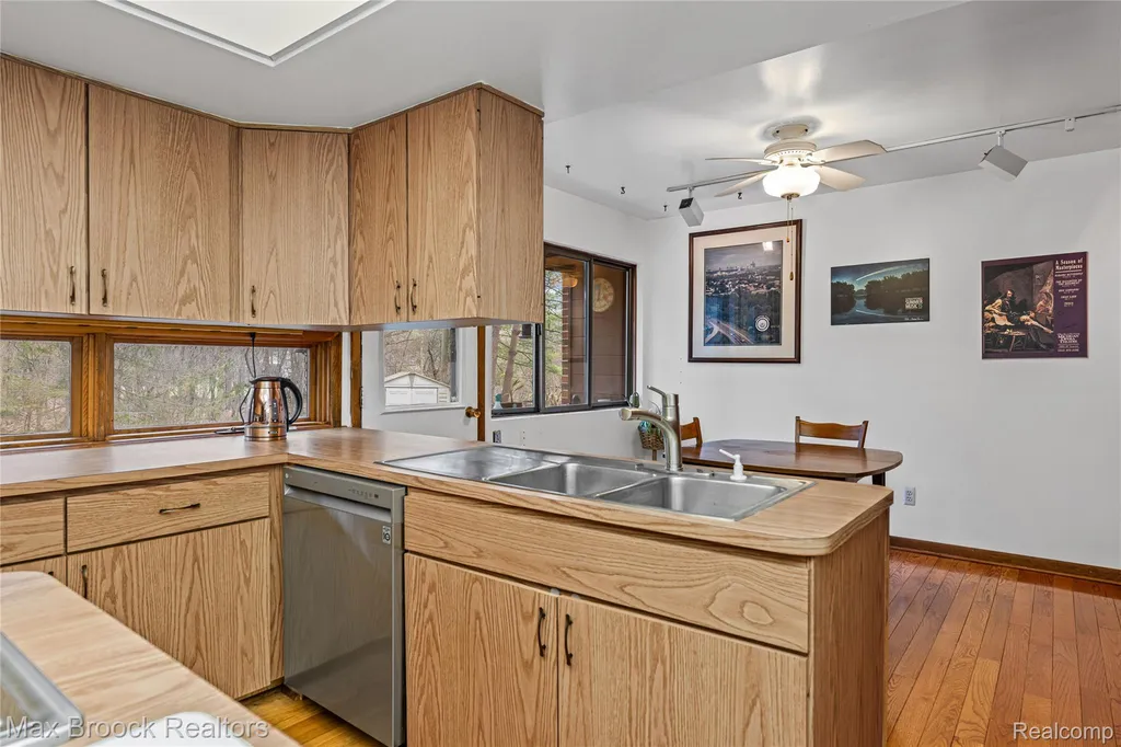 32674 Bingham Lane Bingham Farms Village MI 48025