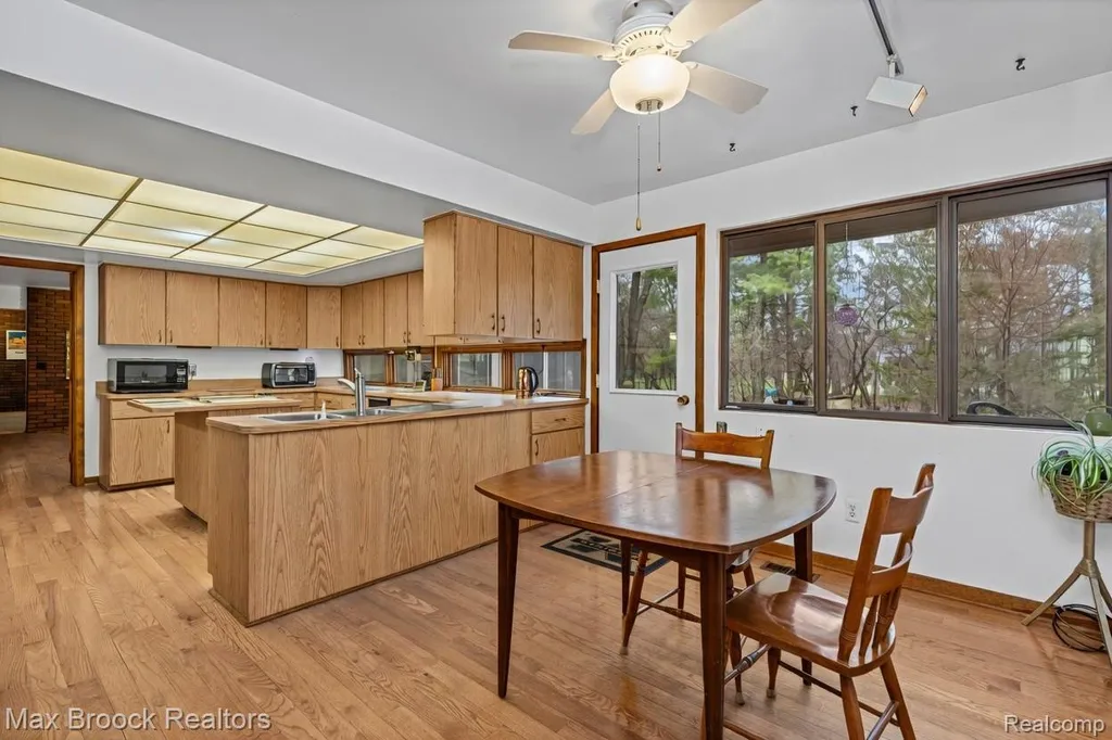 32674 Bingham Lane Bingham Farms Village MI 48025