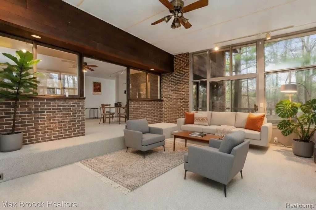 32674 Bingham Lane Bingham Farms Village MI 48025