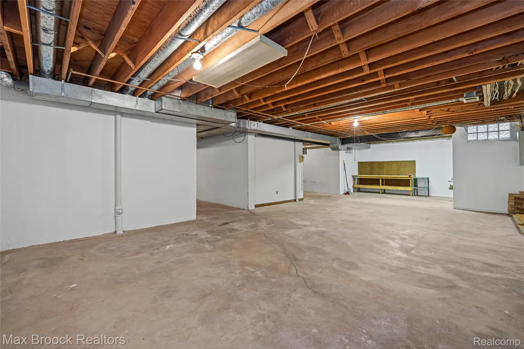 32674 Bingham Lane Bingham Farms Village MI 48025