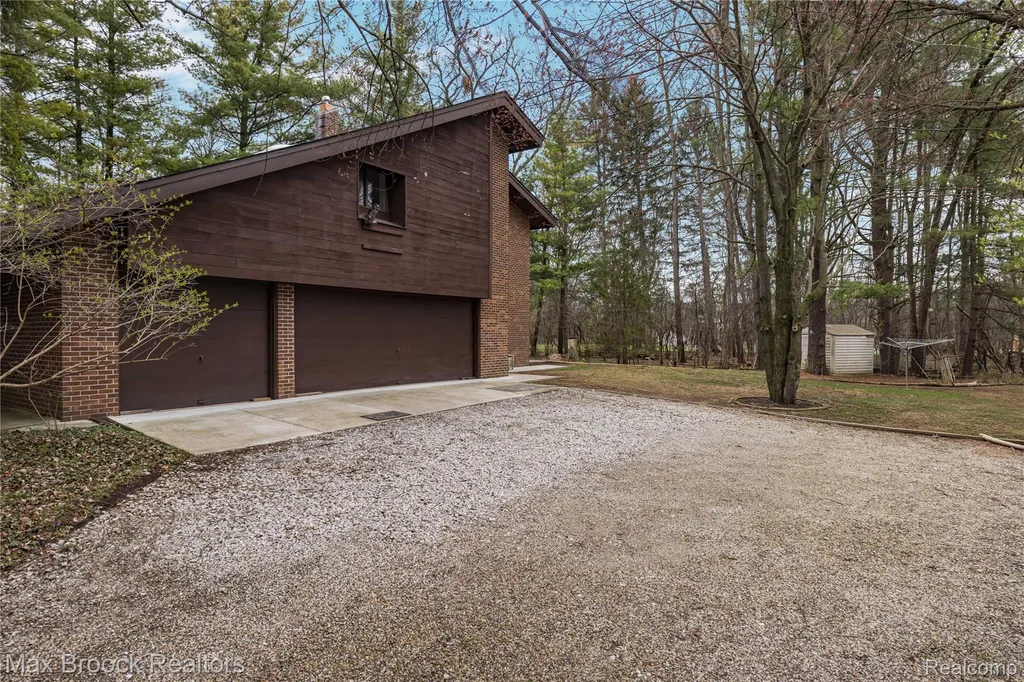32674 Bingham Lane Bingham Farms Village MI 48025