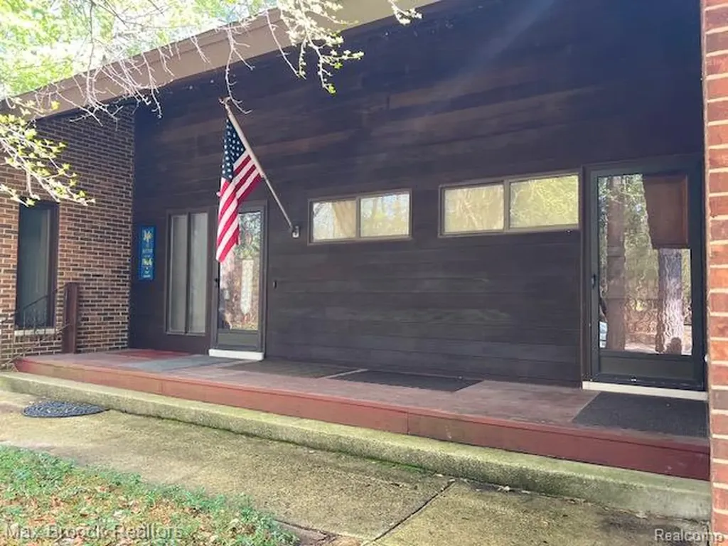 32674 Bingham Lane Bingham Farms Village MI 48025