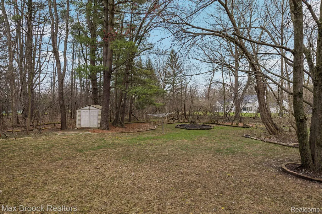 32674 Bingham Lane Bingham Farms Village MI 48025
