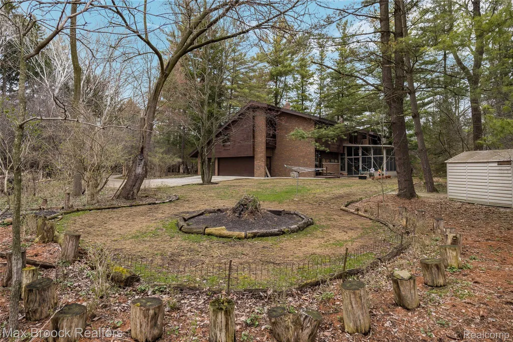 32674 Bingham Lane Bingham Farms Village MI 48025