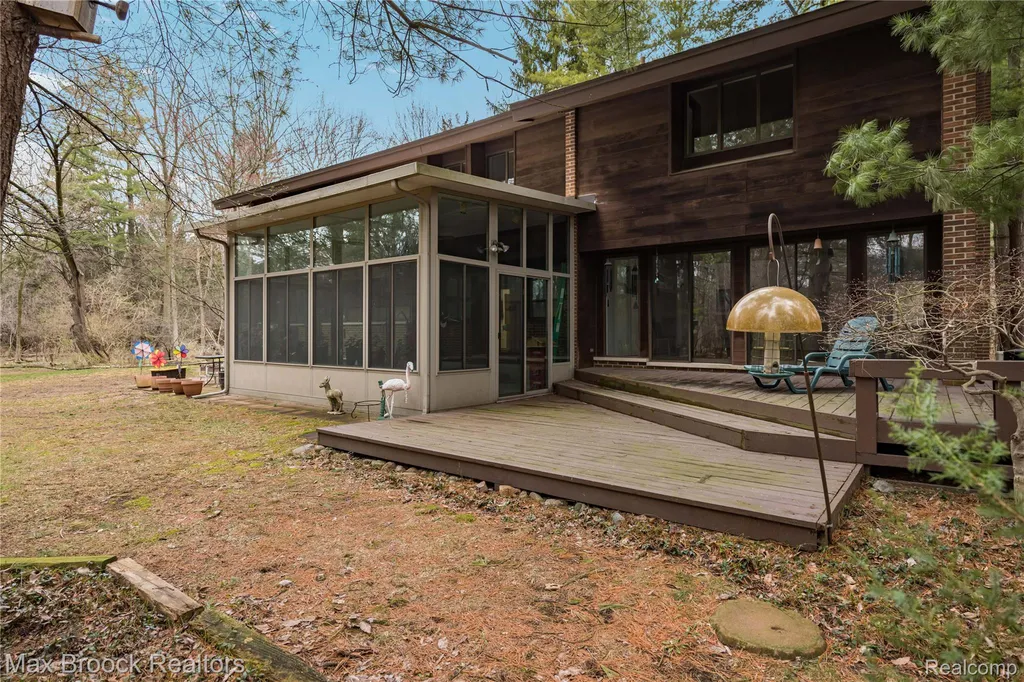 32674 Bingham Lane Bingham Farms Village MI 48025