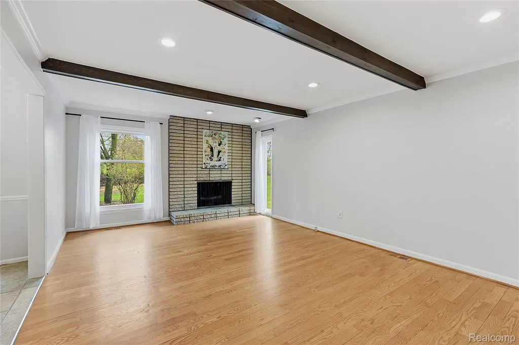 5119 Greenbriar Drive West Bloomfield Charter Township MI 48323