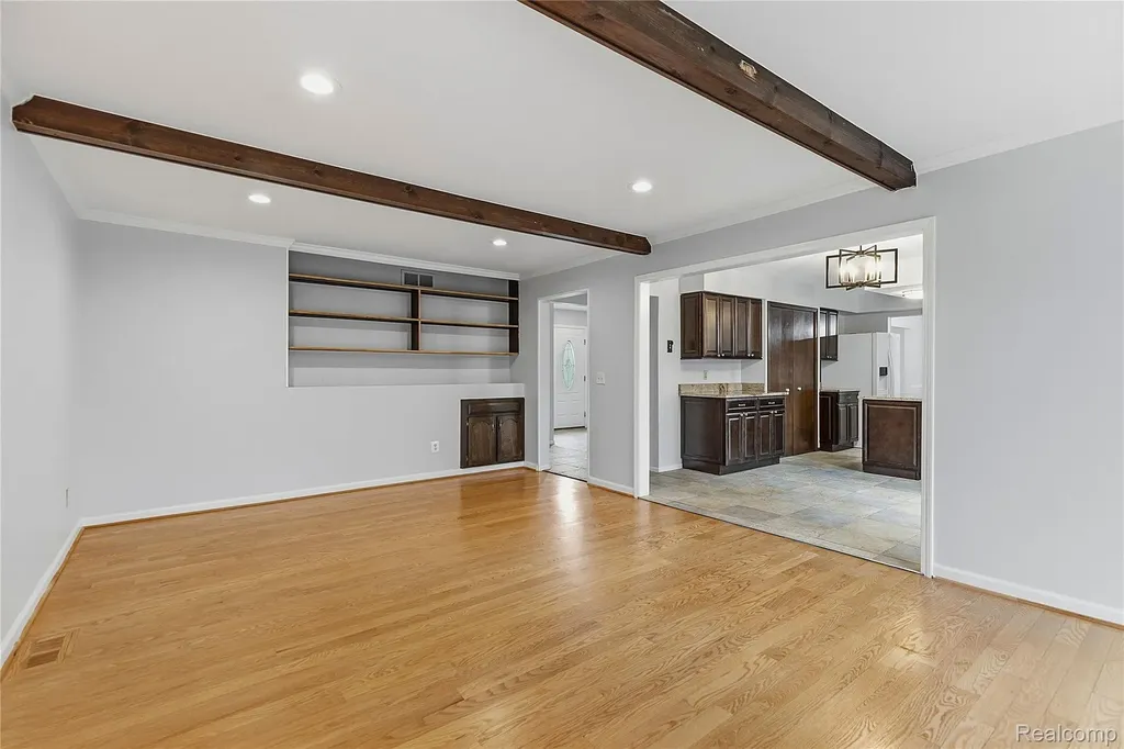 5119 Greenbriar Drive West Bloomfield Charter Township MI 48323