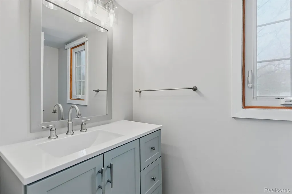5119 Greenbriar Drive West Bloomfield Charter Township MI 48323