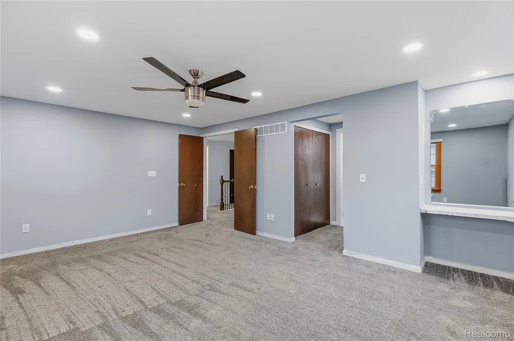 5119 Greenbriar Drive West Bloomfield Charter Township MI 48323