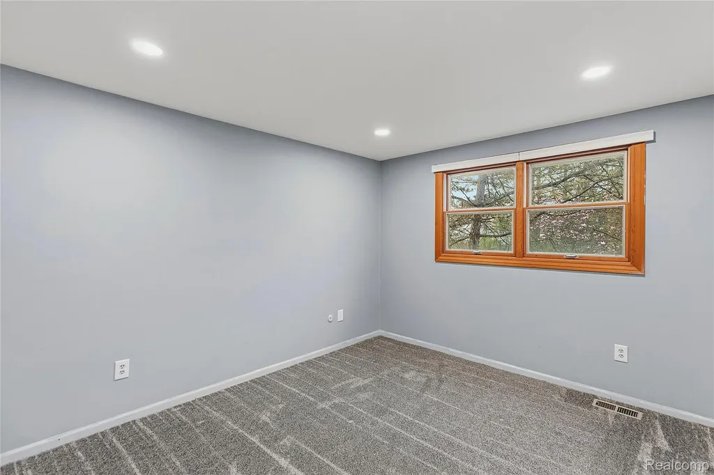 5119 Greenbriar Drive West Bloomfield Charter Township MI 48323