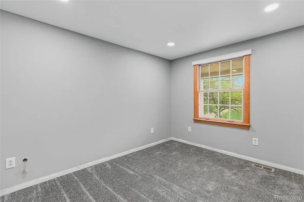 5119 Greenbriar Drive West Bloomfield Charter Township MI 48323