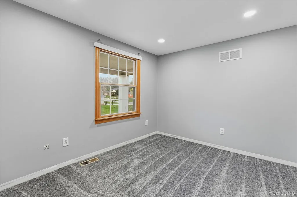 5119 Greenbriar Drive West Bloomfield Charter Township MI 48323