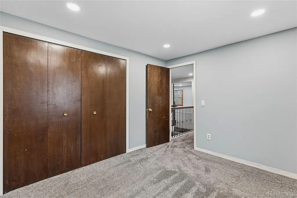 5119 Greenbriar Drive West Bloomfield Charter Township MI 48323