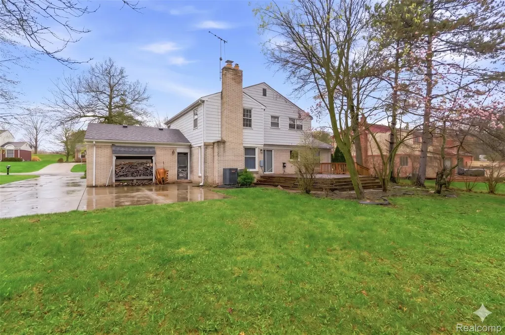 5119 Greenbriar Drive West Bloomfield Charter Township MI 48323