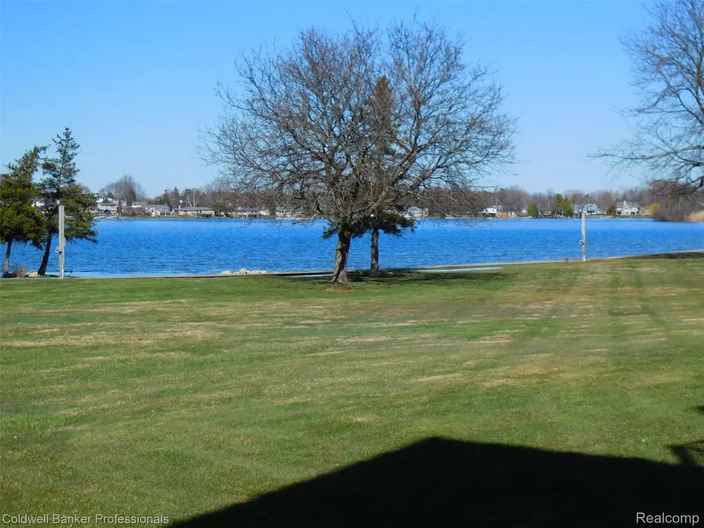 3436 Adams Shore Drive Waterford Charter Township MI 48329