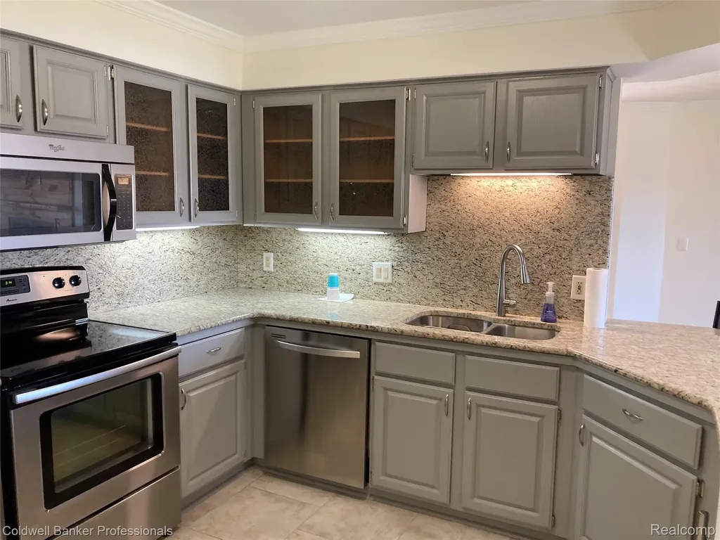 3436 Adams Shore Drive Waterford Charter Township MI 48329