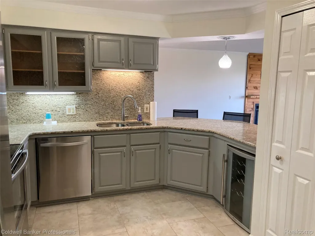 3436 Adams Shore Drive Waterford Charter Township MI 48329