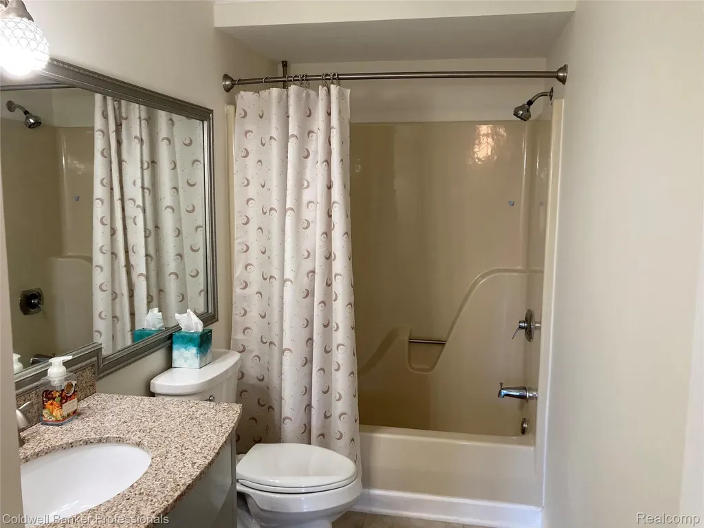 3436 Adams Shore Drive Waterford Charter Township MI 48329
