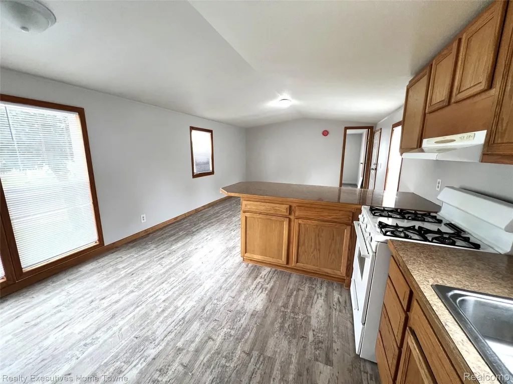 7130 Mapleview Circle Brown City City MI 48416