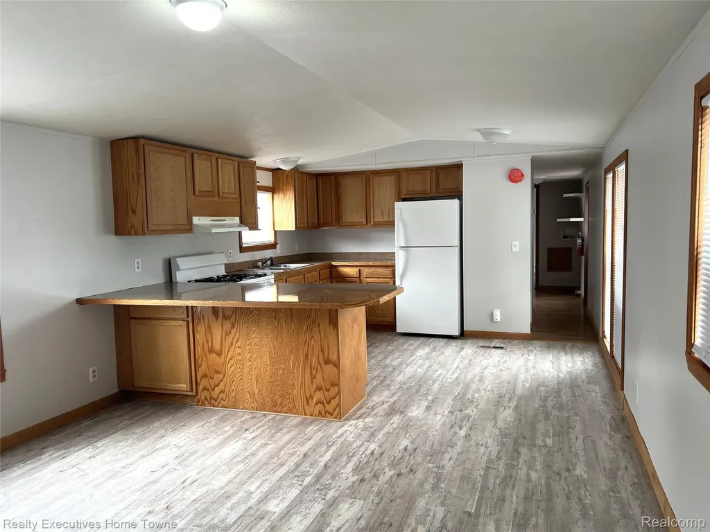 7130 Mapleview Circle Brown City City MI 48416