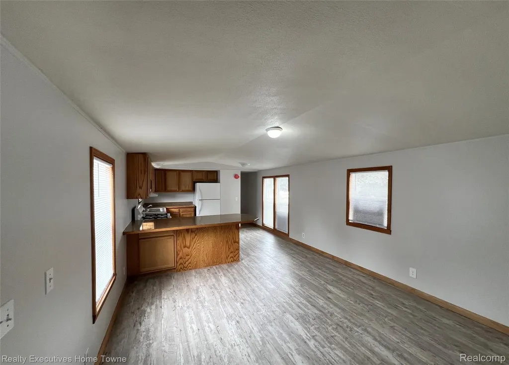 7130 Mapleview Circle Brown City City MI 48416