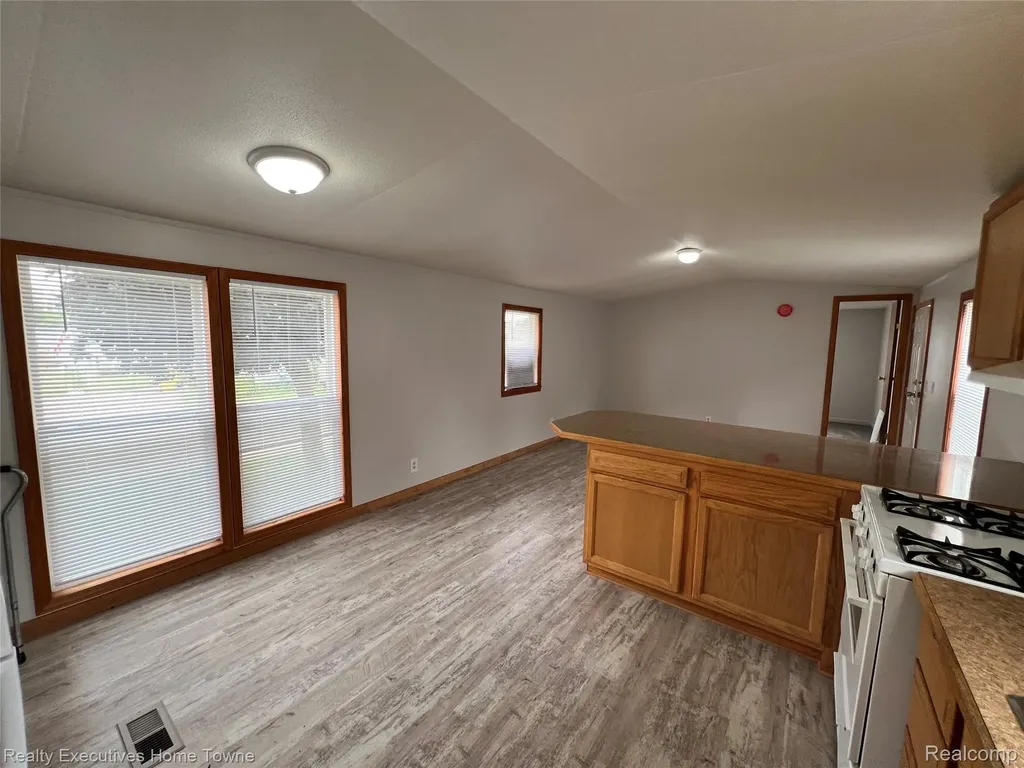 7130 Mapleview Circle Brown City City MI 48416