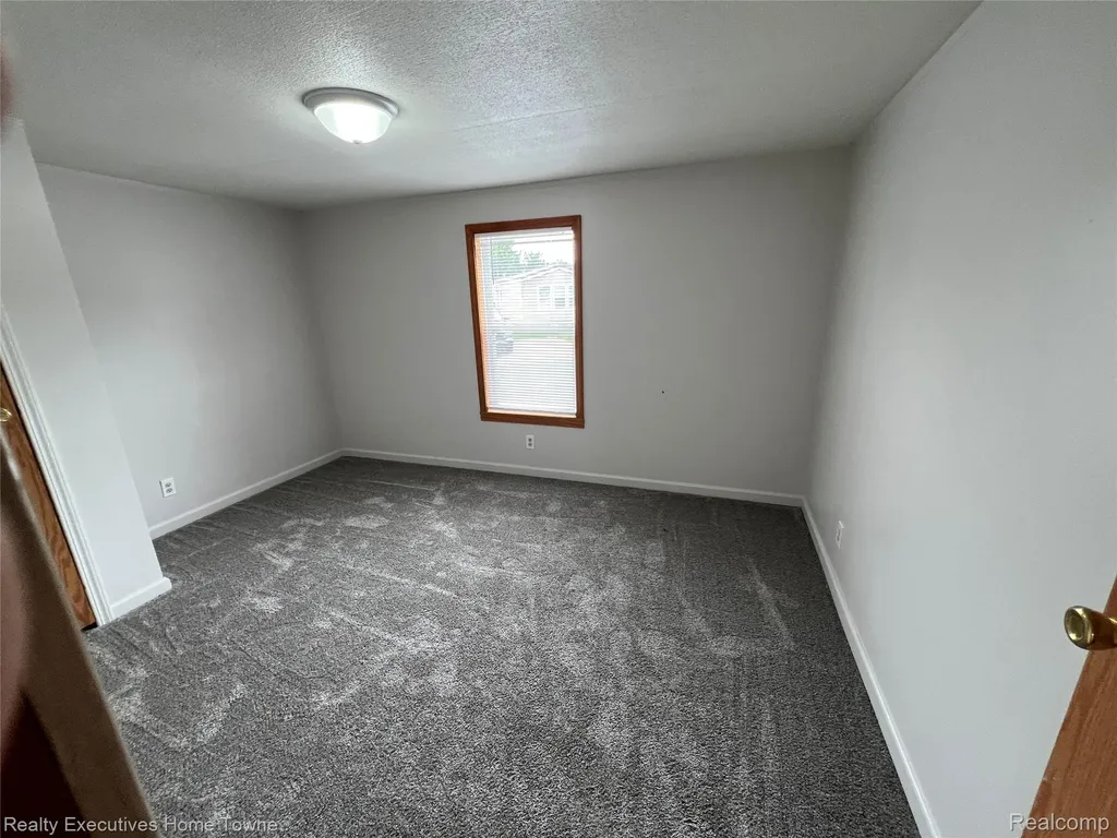 7130 Mapleview Circle Brown City City MI 48416