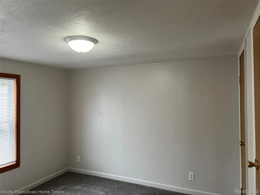 7130 Mapleview Circle Brown City City MI 48416