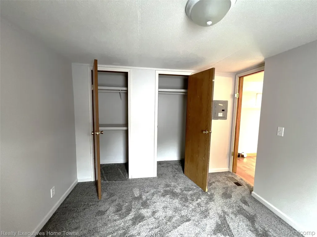 7130 Mapleview Circle Brown City City MI 48416