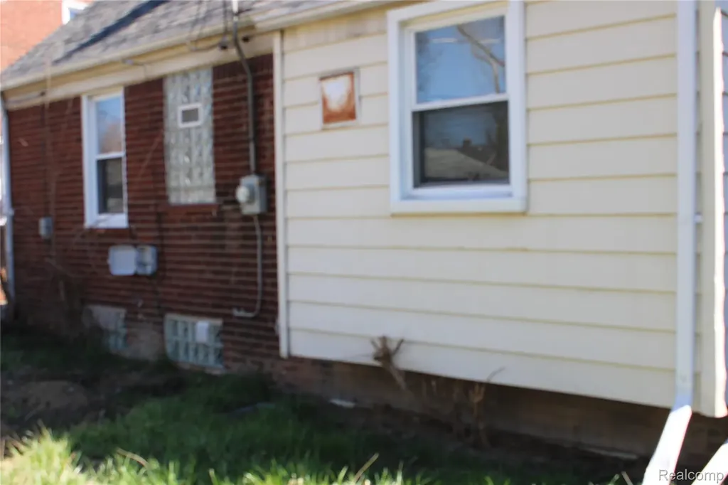 9107 Roselawn Street Detroit City MI 48204