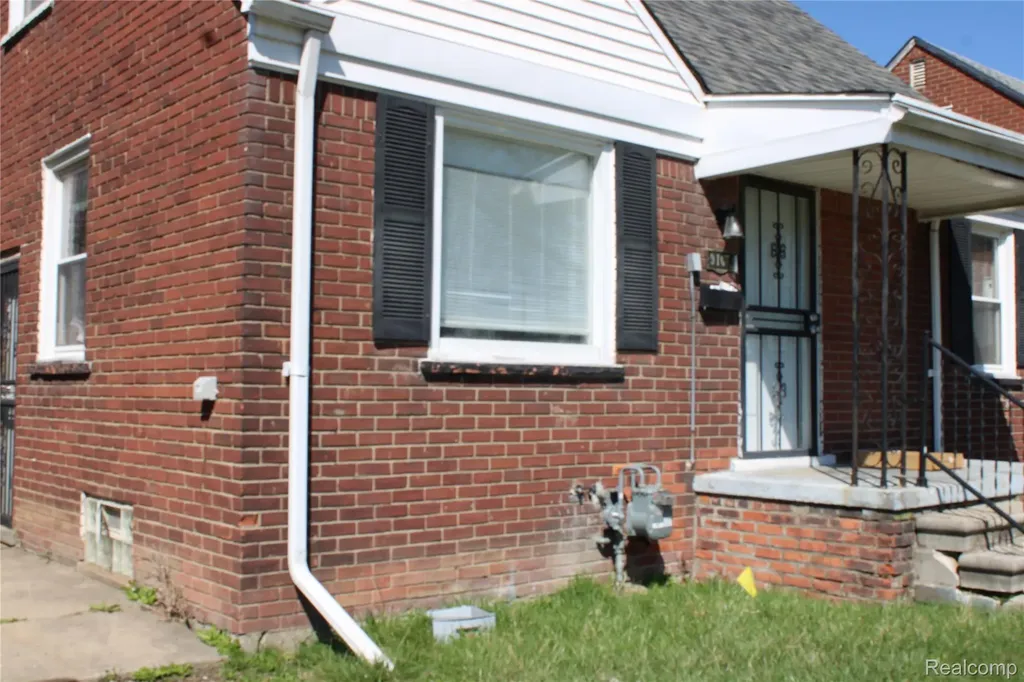 9107 Roselawn Street Detroit City MI 48204