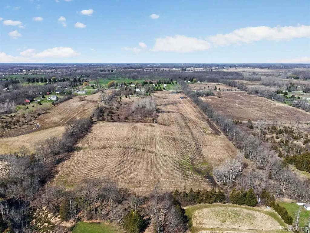 000 N Burkhart Howell Township MI 48843
