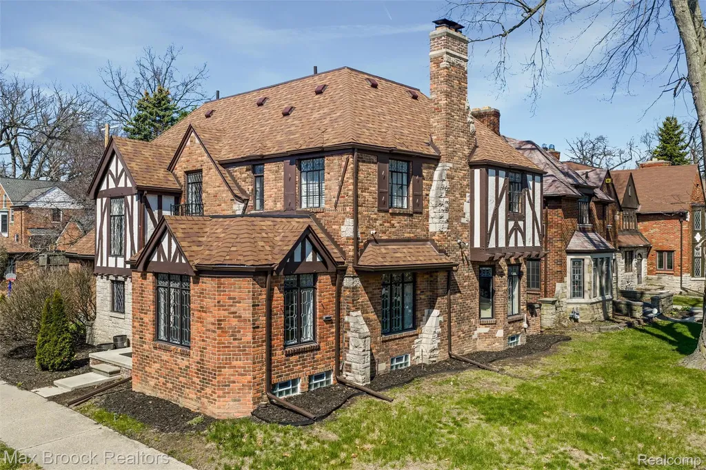 18001 Birchcrest Drive Detroit City MI 48221