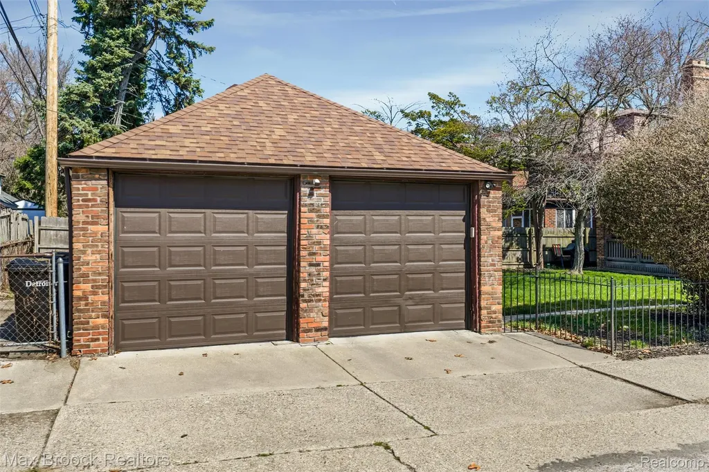 18001 Birchcrest Drive Detroit City MI 48221