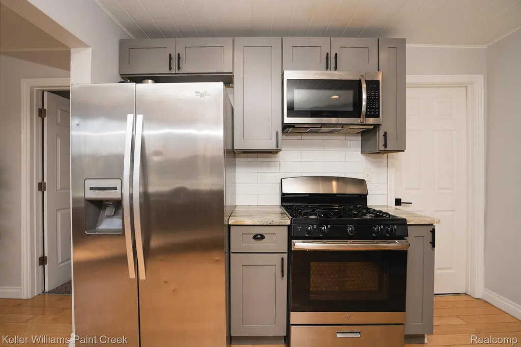 21414 Westview Avenue Royal Oak Charter Township MI 48220