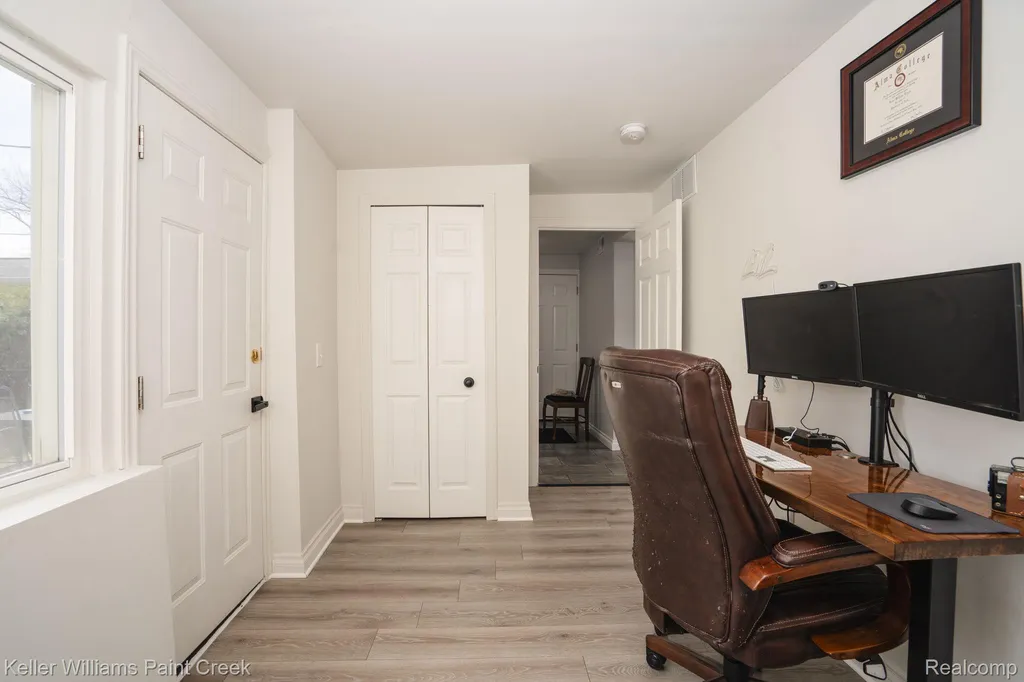 21414 Westview Avenue Royal Oak Charter Township MI 48220