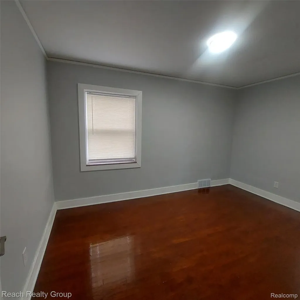 18076 Washburn Street Detroit City MI 48221