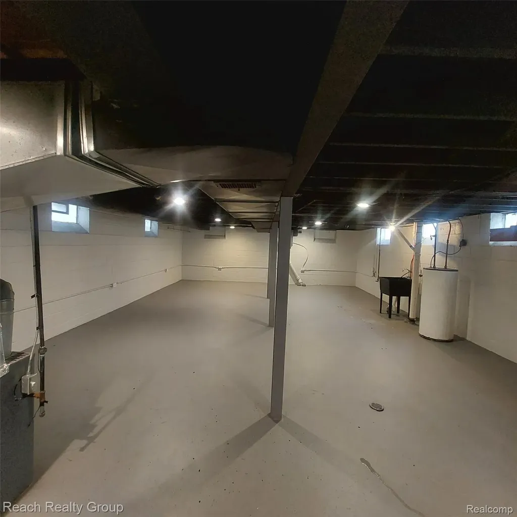 18076 Washburn Street Detroit City MI 48221