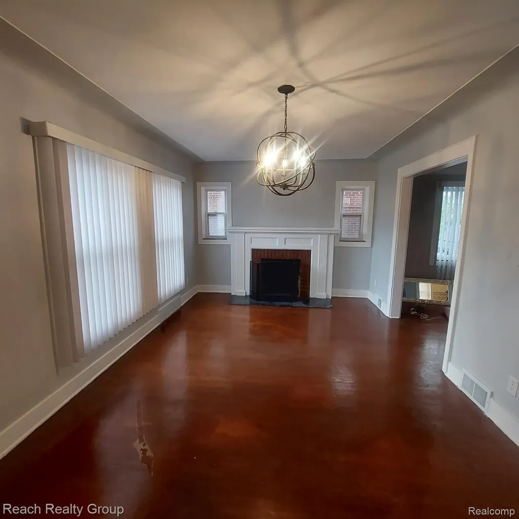 18076 Washburn Street Detroit City MI 48221
