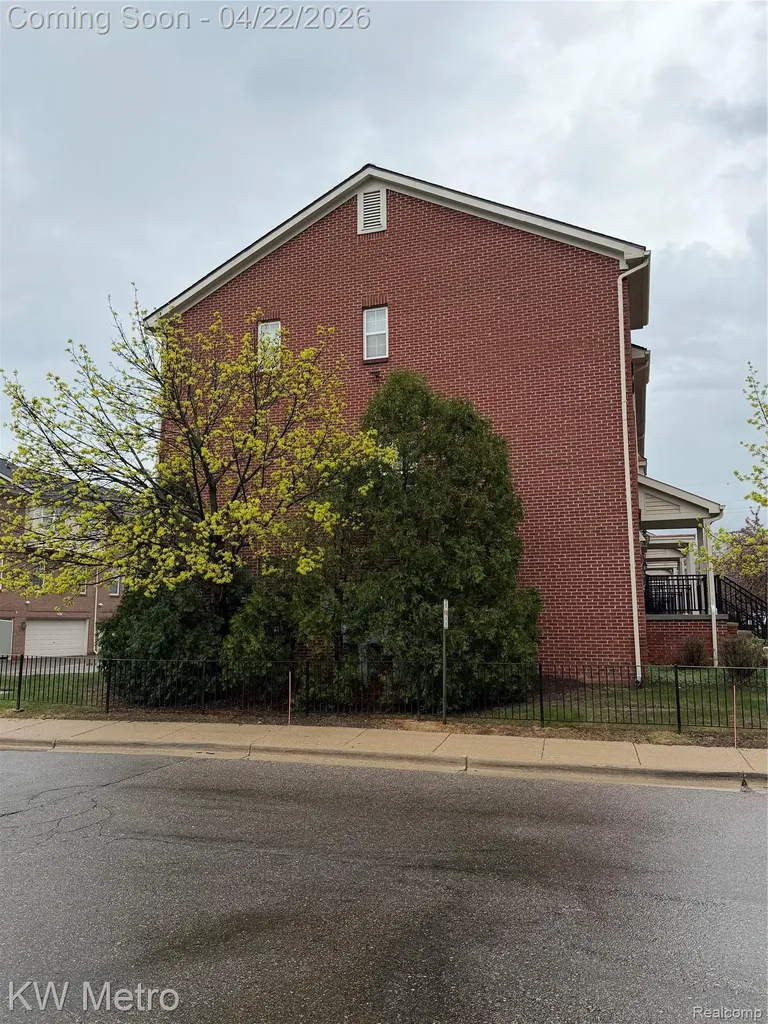 25409 Saint James Southfield City MI 48075