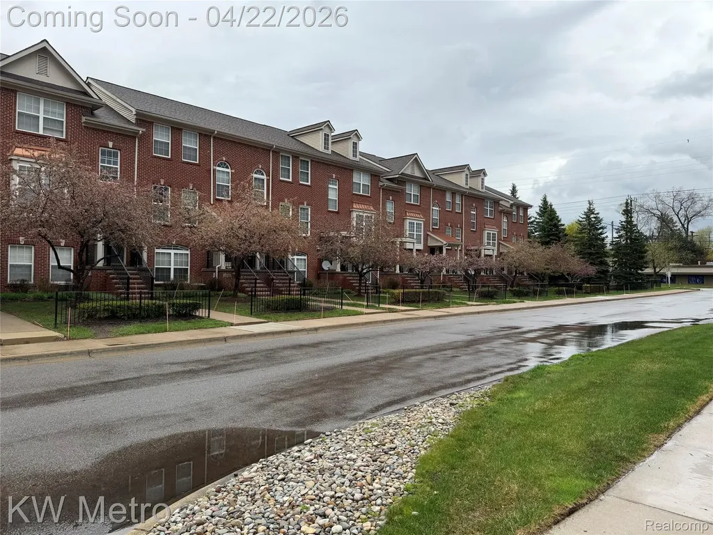 25409 Saint James Southfield City MI 48075