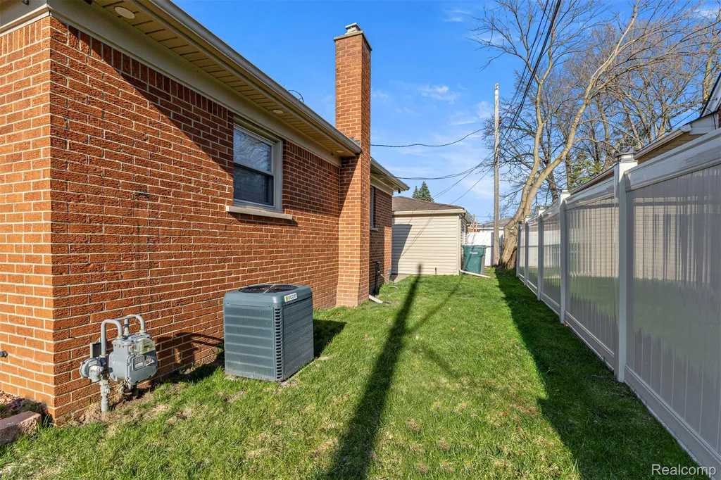 24161 Oxford Street Dearborn City MI 48124