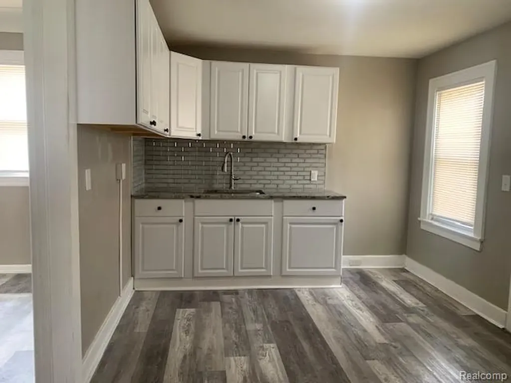 198 Fairmont Street River Rouge City MI 48218