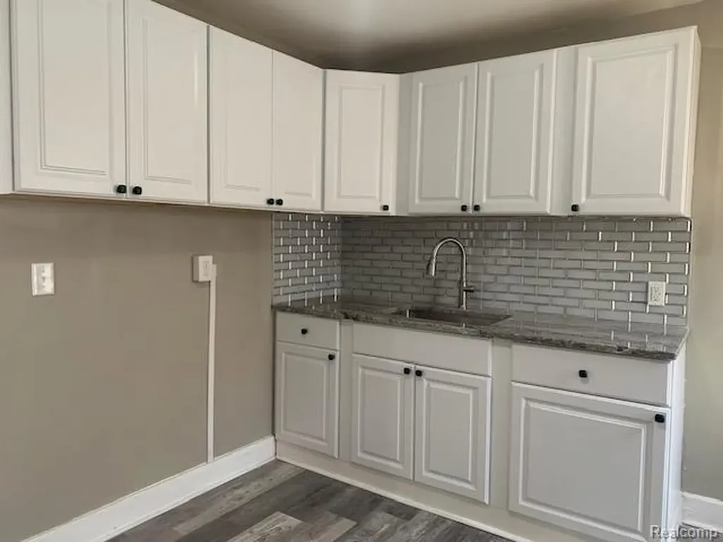 198 Fairmont Street River Rouge City MI 48218