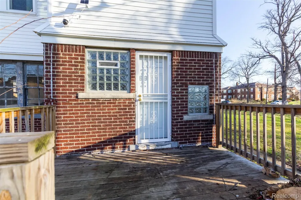2261 Lawrence Street Detroit City MI 48206