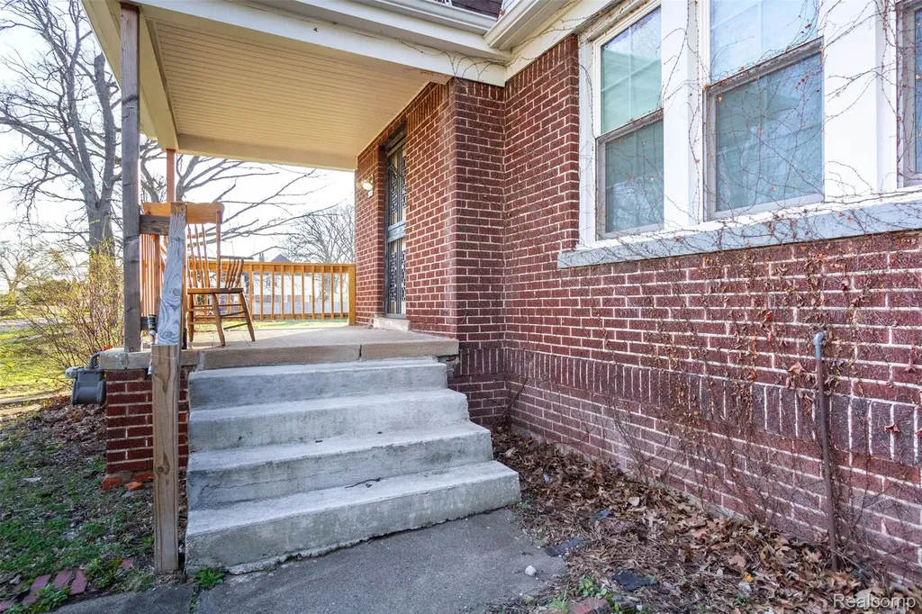 2261 Lawrence Street Detroit City MI 48206