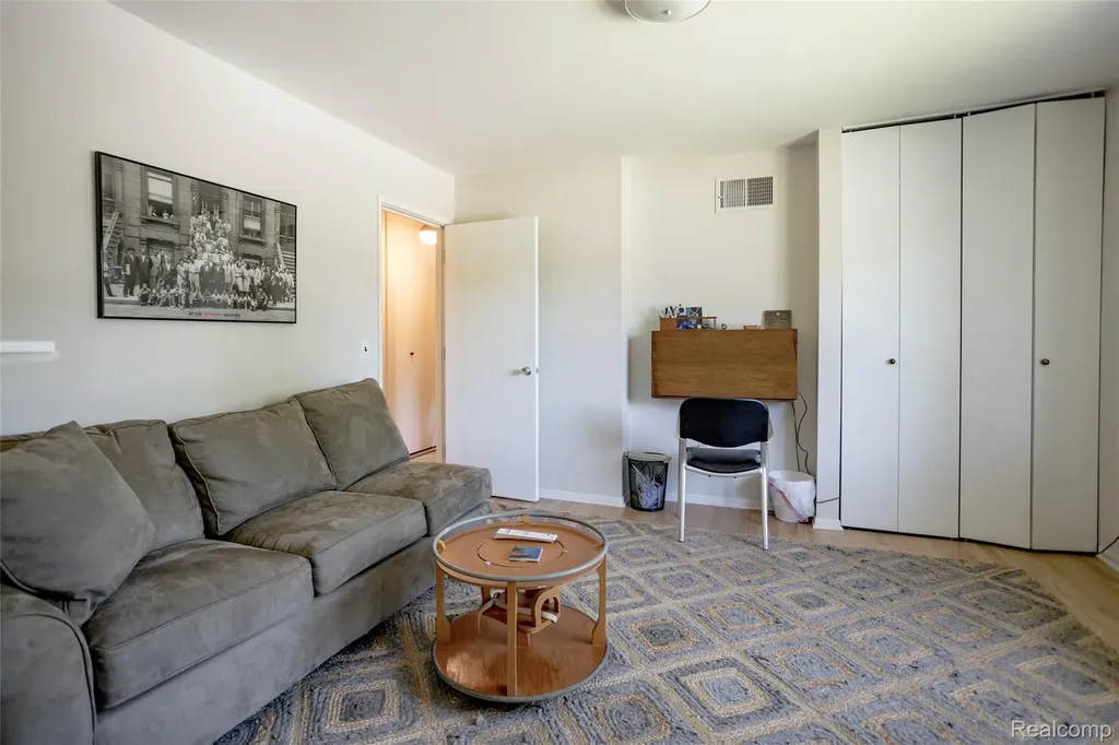 1550 Cherboneau Detroit City MI 48207