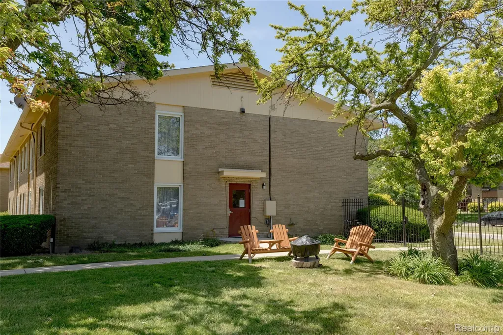 1550 Cherboneau Detroit City MI 48207