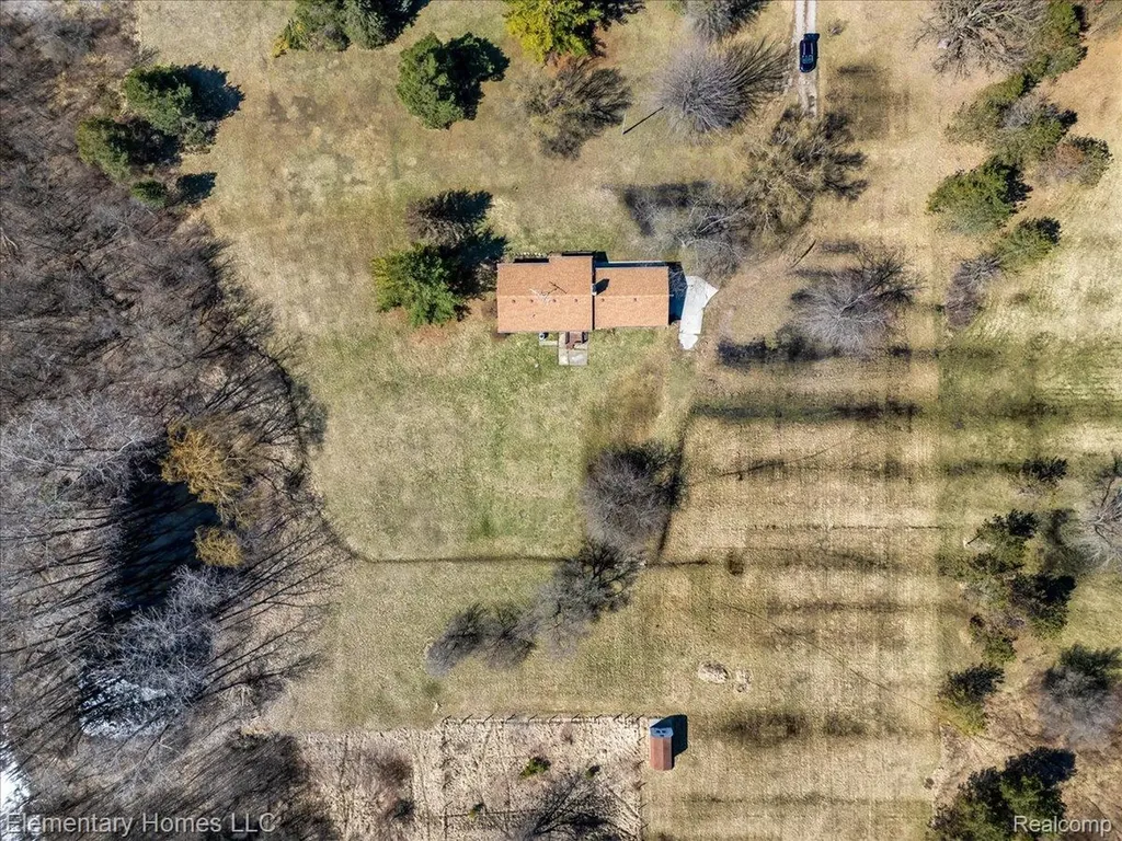 1650 Cove Road Wales Township MI 48027