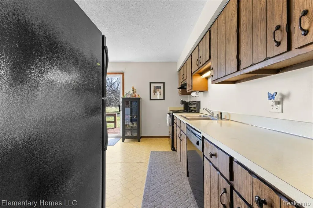 1650 Cove Road Wales Township MI 48027
